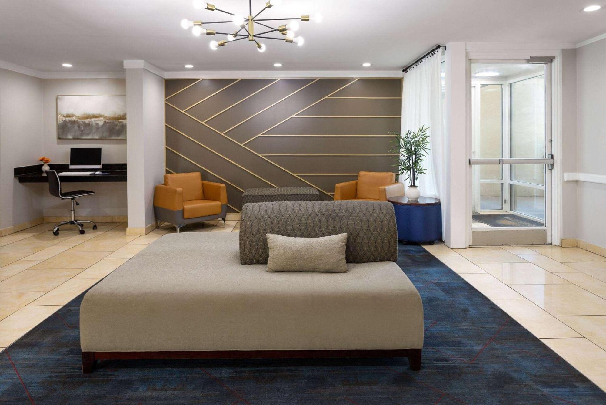 Days Inn By Wyndham Florence Near Civic Center מראה חיצוני תמונה